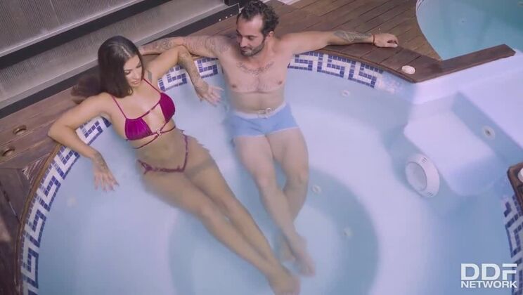 [DDFNetwork] - Susy Gala - Big Tits & Big Ass Poolside Workout - Susy Gala