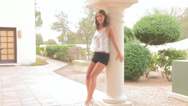 Nudist Presley Young and Nude