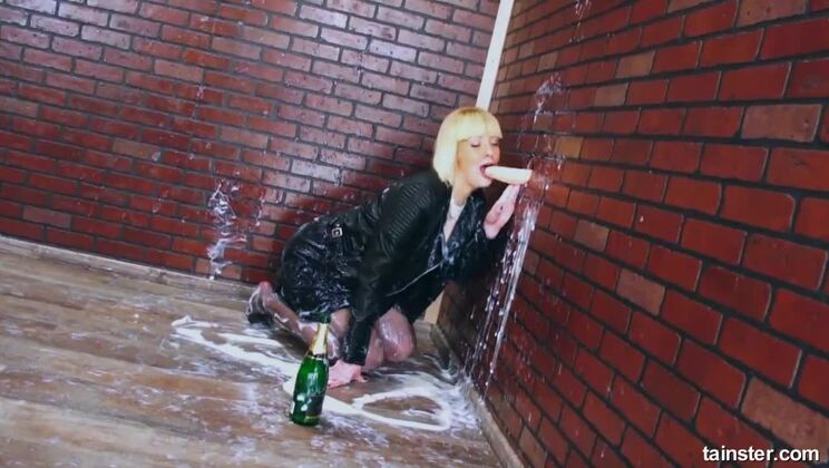 Blonde MILF in Leather, Solo Cum Toy Fun