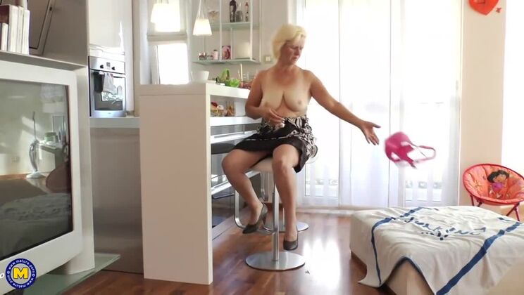 [Mature.nl] - Wild Solo Ride with Janice, the Mature Blonde