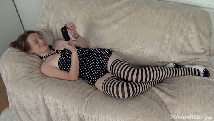 Redhead Solo Ana Molly With Fingers