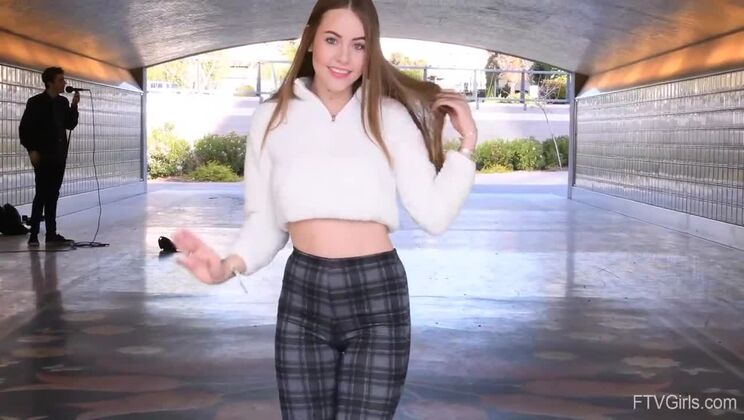 Naomi’s Solo Masturbation & Toy Play