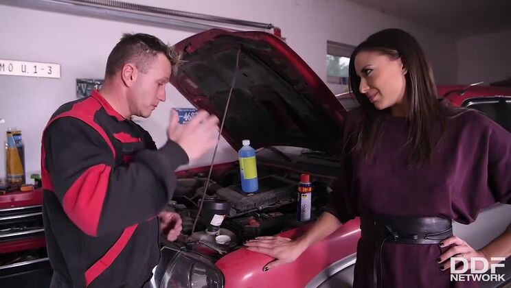 Cassie Del Isla - Shaved and Ready for Deepthroat Action