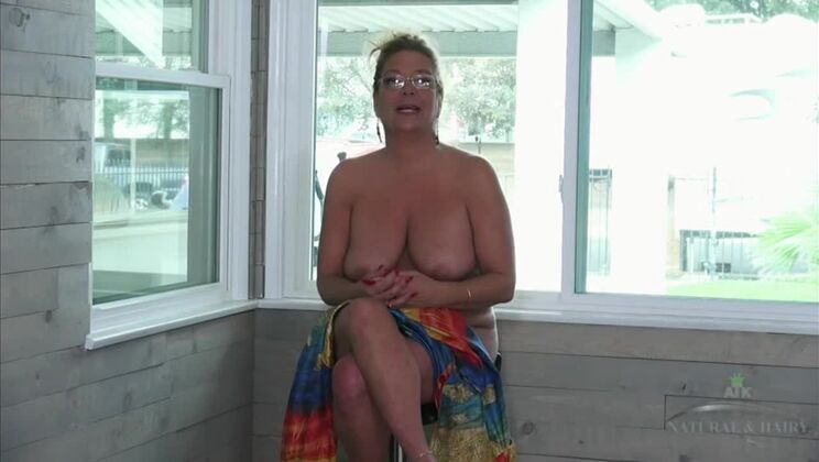 Mature Porn Fun with Karen Summer's Hairy Body