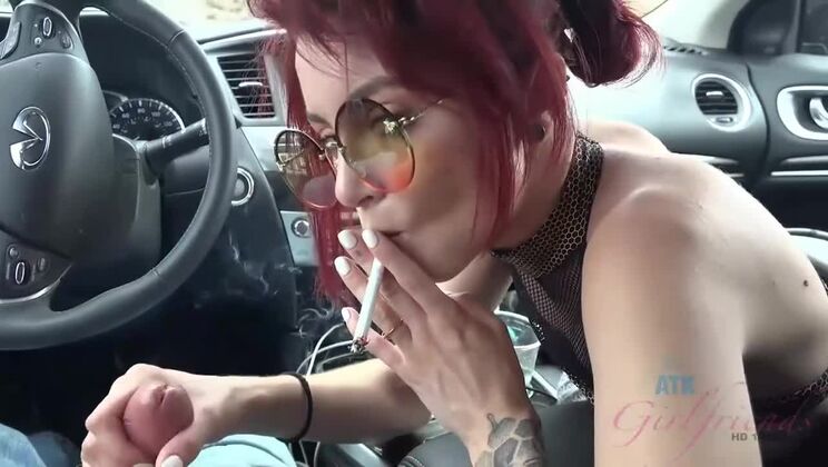  Lola Fae wants you in every outdoor spot 