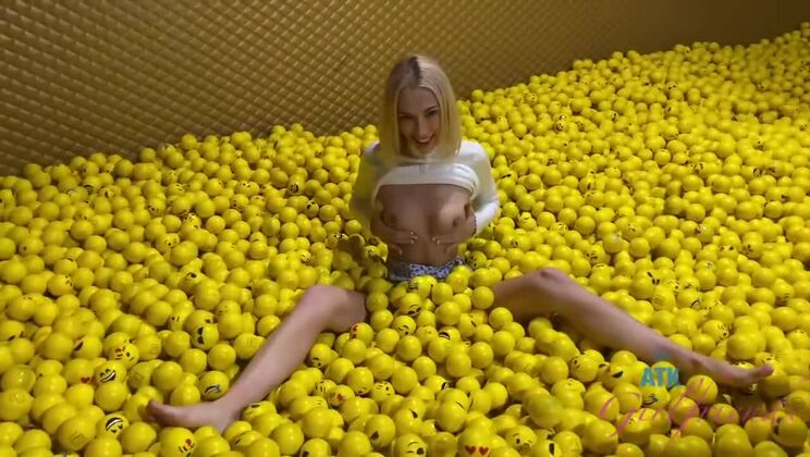 Sky's Museum Escapade - Blonde Fun