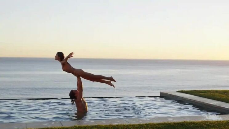 Beautiful Jessica Wears Ballerinas for a Handjob