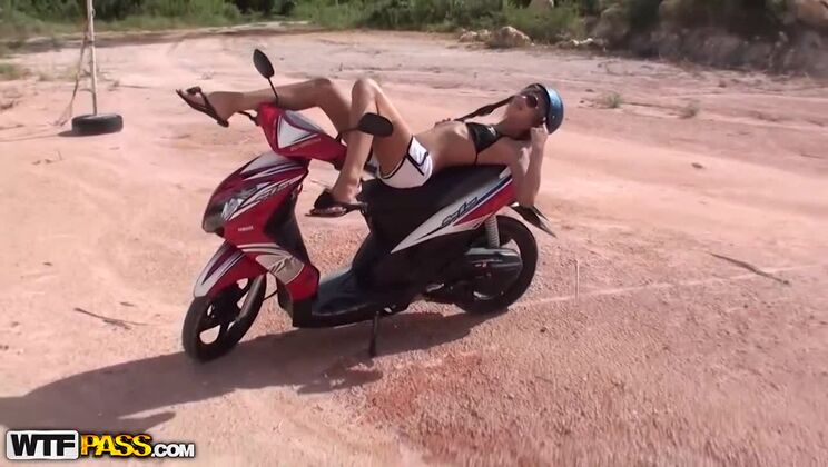 [PornWeekends] - Victoria Tiffani - Amateur Beach Sex in Thailand - Victoria Tiffani