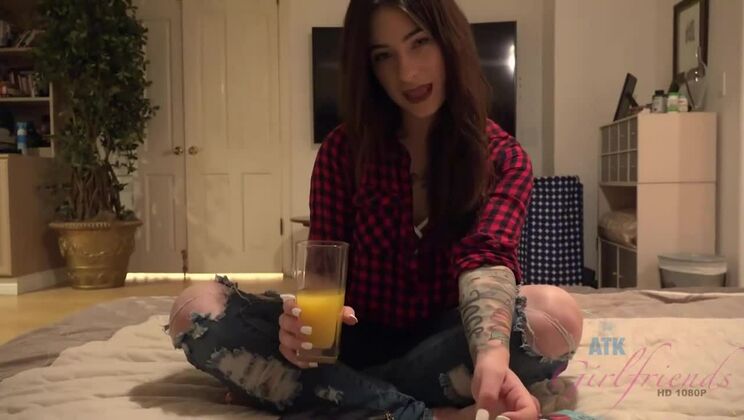 Girlfriend Jayde Symz Can't Resist Your Body