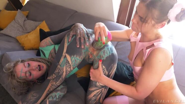 Alt-Sex with Lesbian Toys