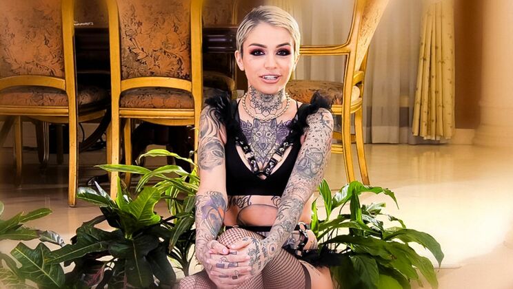 [Devil'sGangbangs] - BTS with Leigh Raven - Tattooed Blonde in Lingerie - Leigh Raven