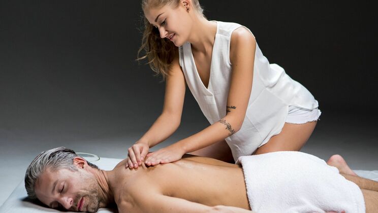 [Joymii] - Tiffany Tatum's Natural Tits Get Double Cum Massage - Lutro - Tiffany Tatum