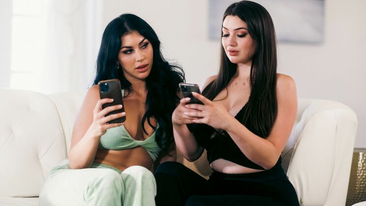 [Mommy'sGirl] - Time to Get Intimate with Stepmom - Alyx Star - Queenie Sateen