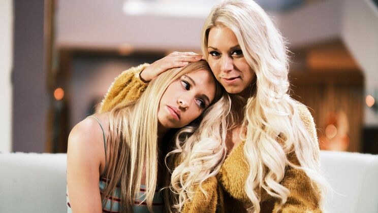 [Mommy'sGirl] - Lesbian Stepfamily - A Story of Desire