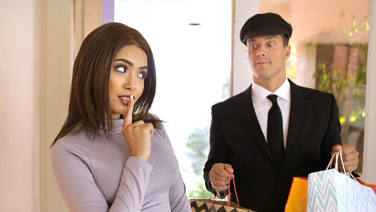 Steamy Backseat Fuck - Aaliyah Hadid & Ramon Nomar