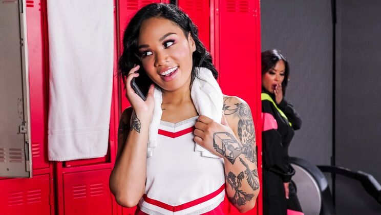 Asian Cheerleaders Fucking in Locker Room