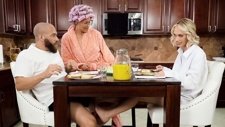 Cowgirl and Facial with Oil