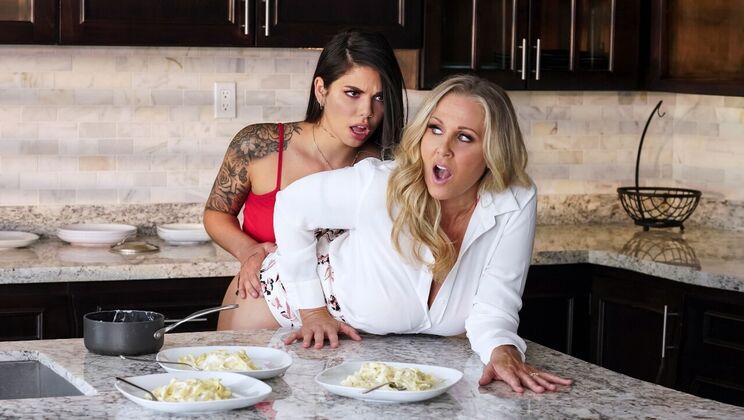 [Brazzers] - Julia Ann Loves My Body - Gina Valentina - Julia Ann