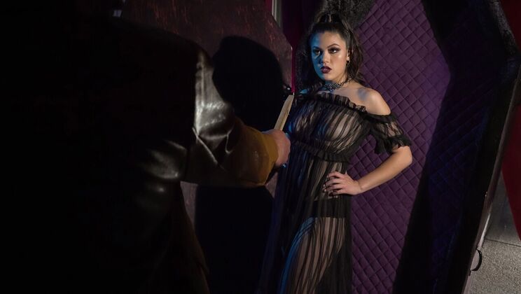 Natural Tits Kendra Spade in Crypt