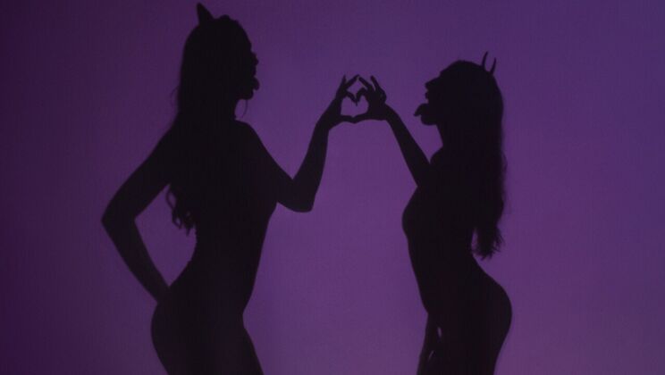 [WeLiveTogether] - Trimmed and Ready: Gianna and Desiree's Lesbian Date - Gianna Dior - Desiree Dulce