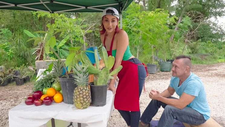 [BigNaturals] - Fresh Corn: Redhead Roxie’s Trimmed Hair and Wild Public Action - Roxie Sinner - Peter Fitzwell