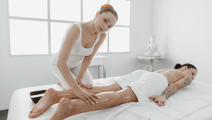 [MassageRooms] - Lesbians Get Wet and Wild with Oil Massage - Alya Stark - Sydney Love