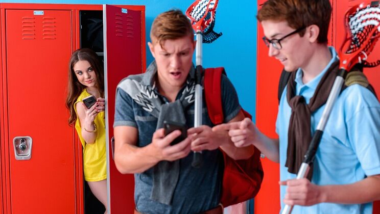 [TeensLoveHugeCocks] - Locker Room Encounter - Oliver Flynn - Megan Marx