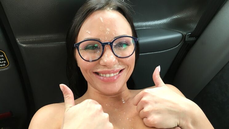 [FakeTaxi] - Alysa's Big Tits Bounce in Missionary Position - John - Alysa Gap