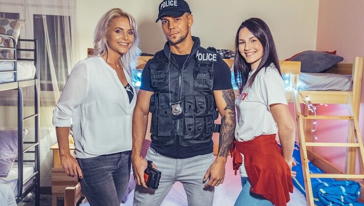 Pussy Licking and Spanking: A Sensual Mix