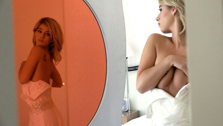 Ass Fingering Bridesmaid Gets Facial