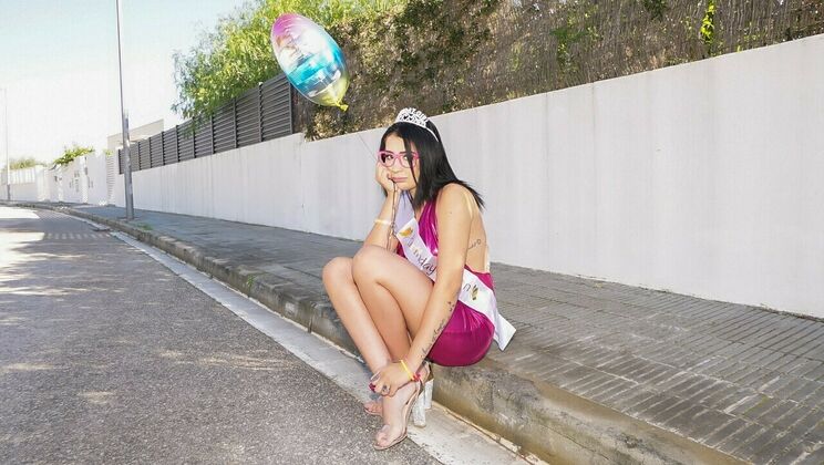 [PublicPickups] - Missionary and Doggystyle Birthday Fun - Jordi El Niño Polla - Kitty Love