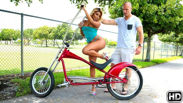 [8thStreetLatinas] - Ally Berry's Pussy Play with Sean - Sean Lawless - Ally Berry