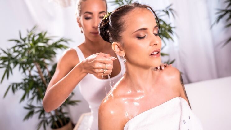 [MassageRooms] - Czech Lesbians with Trimmed Pussies - Jennifer Mendez - Emily Bright