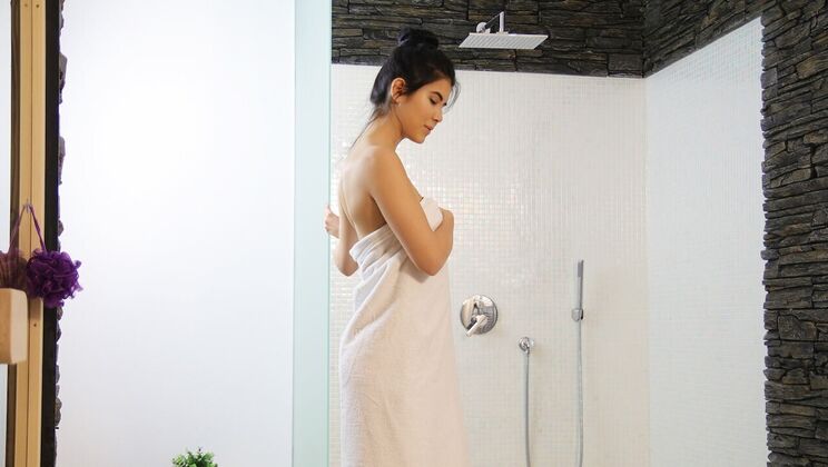 Shower Fun with Kristof Cale's Big Member