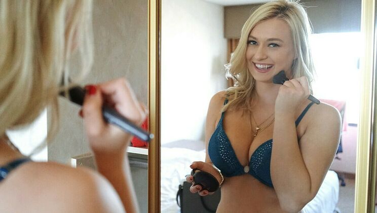 Delicious Natalia Starr Blow Job