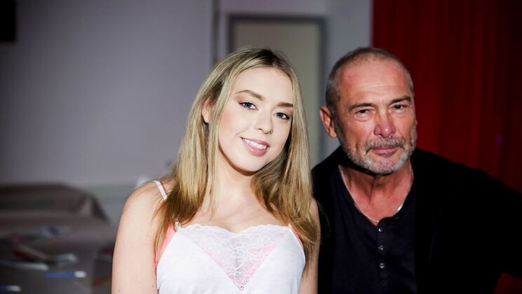 [Oldje] - Pussy Handjob and Cumshot - Danielle Soul - Nico