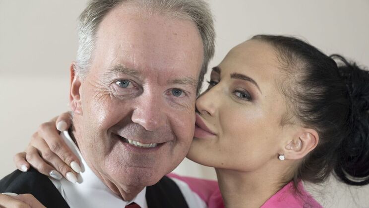 [Oldje] - Brunette Secretary Deepthroat Fun - Nicole Love - Boris