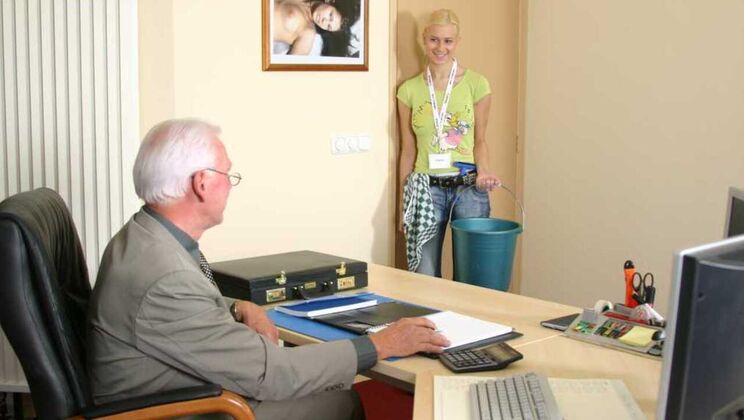 [Oldje] - Blonde Maid Deepthroat Barry's Cock - Barry - Anastazie