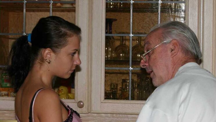 [Oldje] - Ulma and Sicke in Steamy Kitchen Encounter - Sicke - Ulma