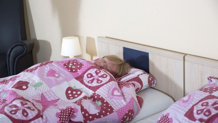 [Oldje] - Freya Dee Sucks Felix's Cock in Pantyhose