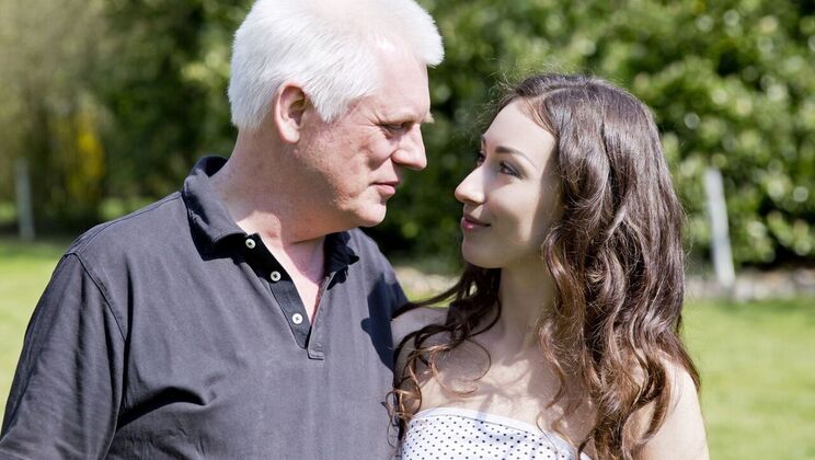 [Oldje] - Nick and Layla's Outdoor Fun - Nick - Layla Bentho