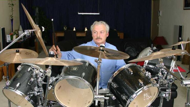 [Oldje] - Big Dick for Short Hair Babe