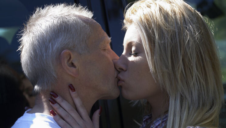 [Oldje] - Car Wash Sex with Blonde - Donna Bell - Doug