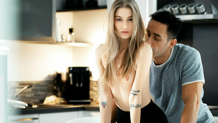 [SexArt] - Miniskirt and Stockings, No Pants - Tiffany Tatum - Mugur