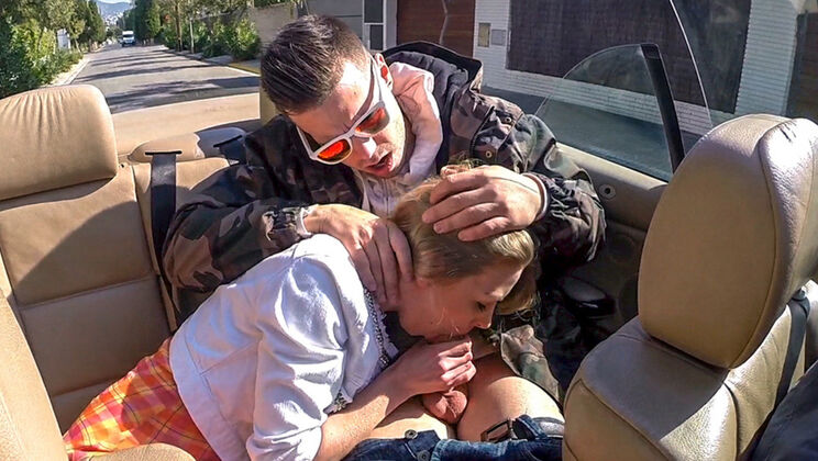 [PublicBang] - Spanish Lolly's Public Blowjob!