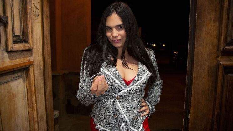 [PropertySex] - Big Ass Brunette Violet Starr Gets Spanked