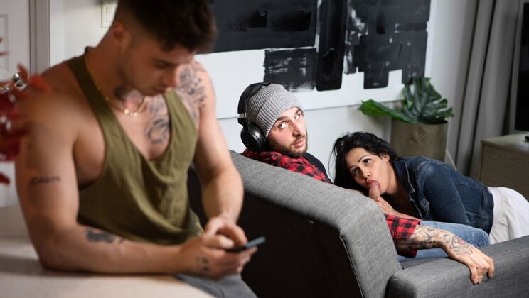 [TransAngels] - Big Tits Bimbo Isabella Gets Creampie