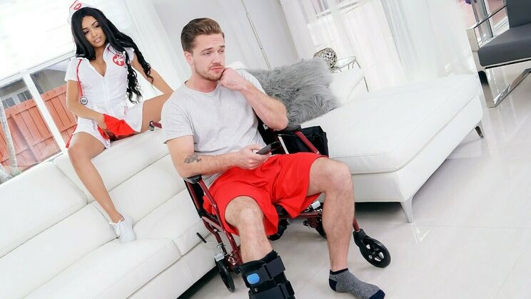 Nurse Aaliyah Hadid Sucks Kyle Mason