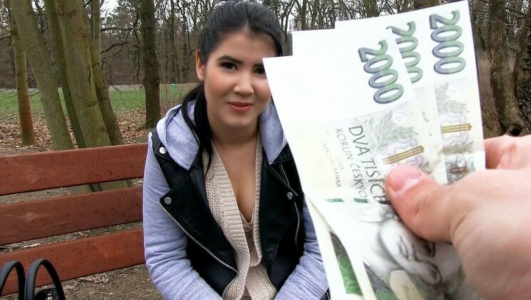Lady Dee, College Amateur, Makes First Adult Video