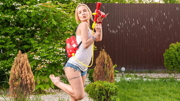 [ClubSweethearts] - Blonde with Short Hair and Tattoo Plays